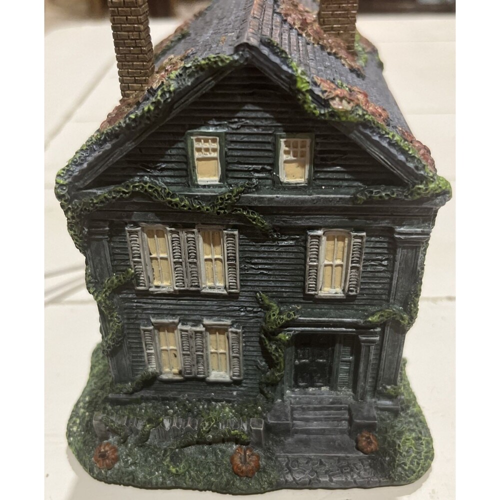 Lizzie Borden House Hawthorne Village America's Most Haunted A2066 Working Cond